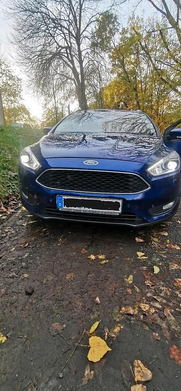 Blau Gebraucht 2017 Ford Focus Kombi | 8.600 € (Fairer Preis) - Bild 1/4
