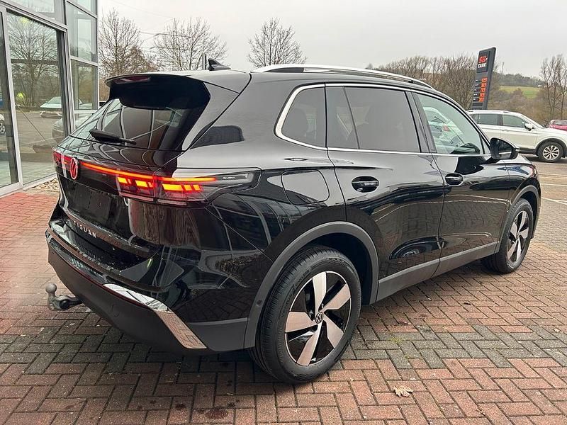 Neu VW Tiguan Elegance 150 PS (110 kW) 2025 Schwarz SUV
