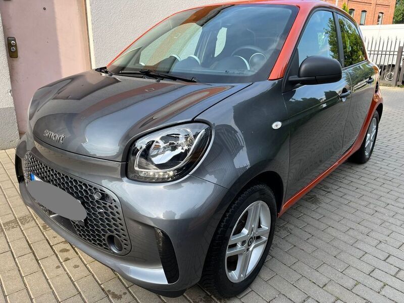 Grau Gebraucht 2021 Smart ForFour Electric Drive Kleinwagen | 13.685 € - Bild 1/4