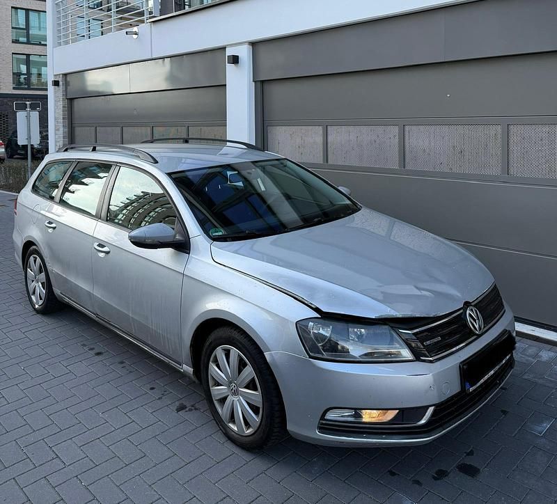 Gebraucht VW Passat 105 PS (77 kW) 2012 Silber Kombi