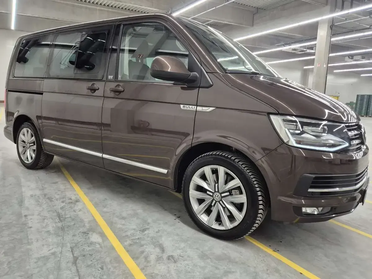 Gebraucht VW T6 Generation Six 204 PS (150 kW) 2016 Braun Van