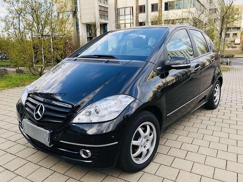 Gebraucht Mercedes A180 116 PS (85 kW) 2010 Schwarz Limousine