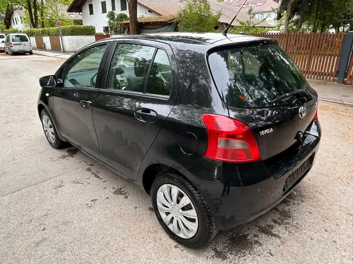 Gebraucht Toyota Yaris Team 87 PS (63 kW) 2008 Schwarz Kleinwagen