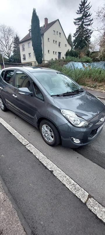 Gebraucht Hyundai ix20 125 PS (91 kW) 2011 Grau Kleinwagen
