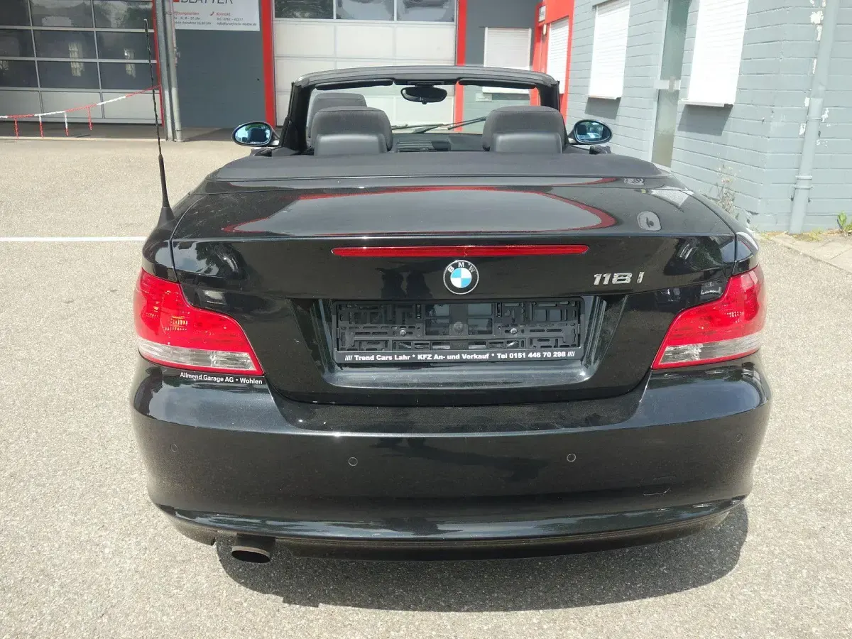 Gebraucht BMW 118 Cabriolet Sport Line 143 PS (105 kW) 2009 Schwarz Cabrio