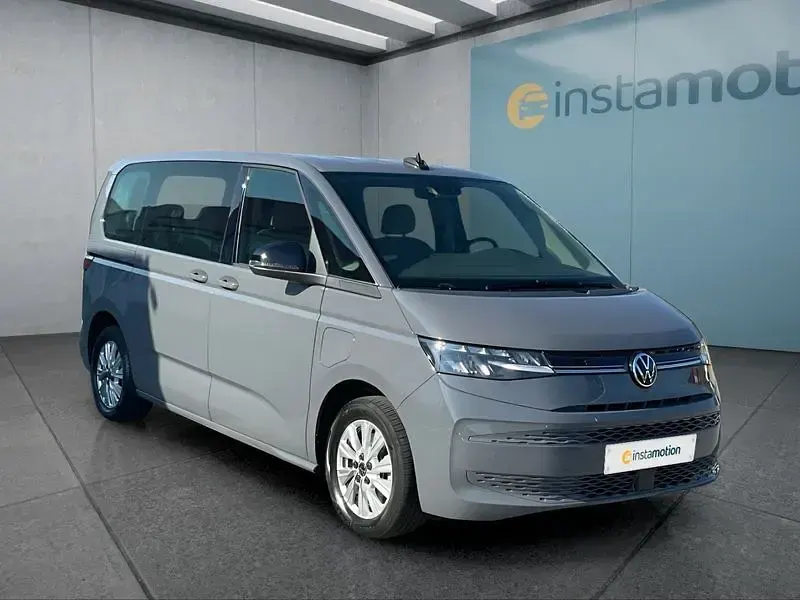 Gebraucht VW Multivan 150 PS (110 kW) 2022 Grau Van / Kleinbus