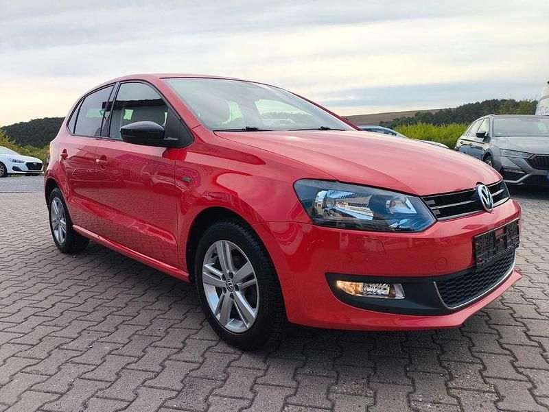 Rot Gebraucht 2012 VW Polo Match Limousine | 6.965 € (Fairer Preis) - Bild 1/4