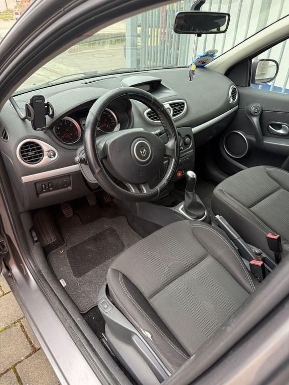 Gebraucht Renault Clio II 101 PS (74 kW) 2009 Grau Limousine