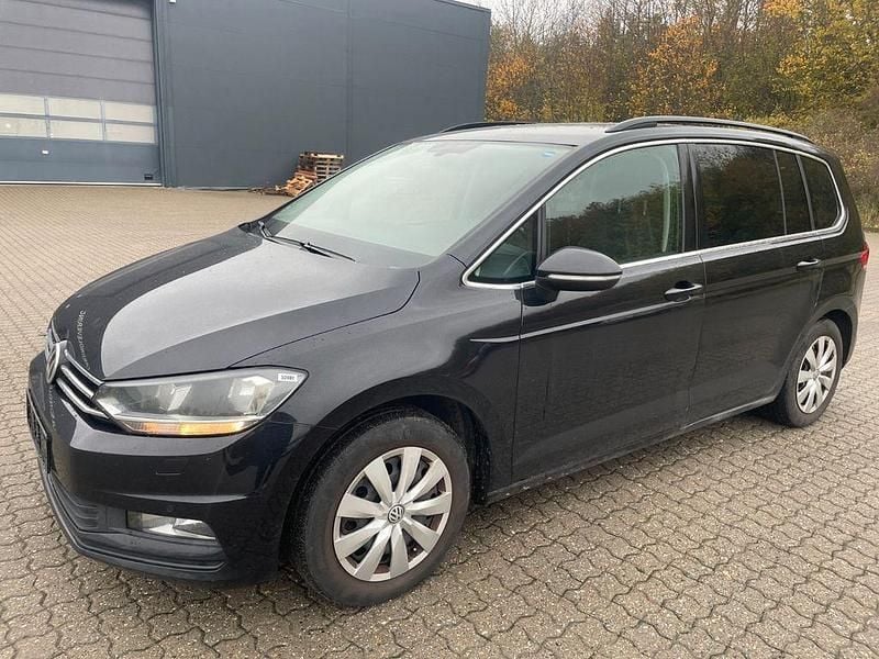 Schwarz Gebraucht 2015 VW Touran Comfortline Van / Kleinbus | 8.500 € (Superpreis) - Bild 1/4