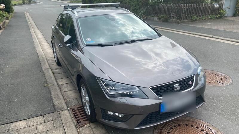 Grau Gebraucht 2016 Seat Leon FR Kombi | 10.000 € (Guter Preis) - Bild 1/4