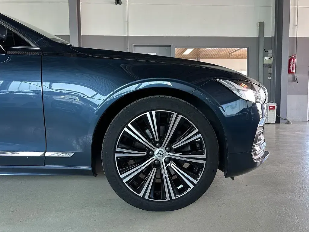 Gebraucht Volvo V90 Plus 197 PS (144 kW) 2023 Denim blue Kombi