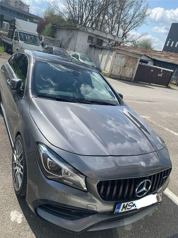 Grau Gebraucht 2017 Mercedes CLA45 AMG Shooting Brake AMG Kombi | 25.800 € (Fairer Preis) - Bild 1/4