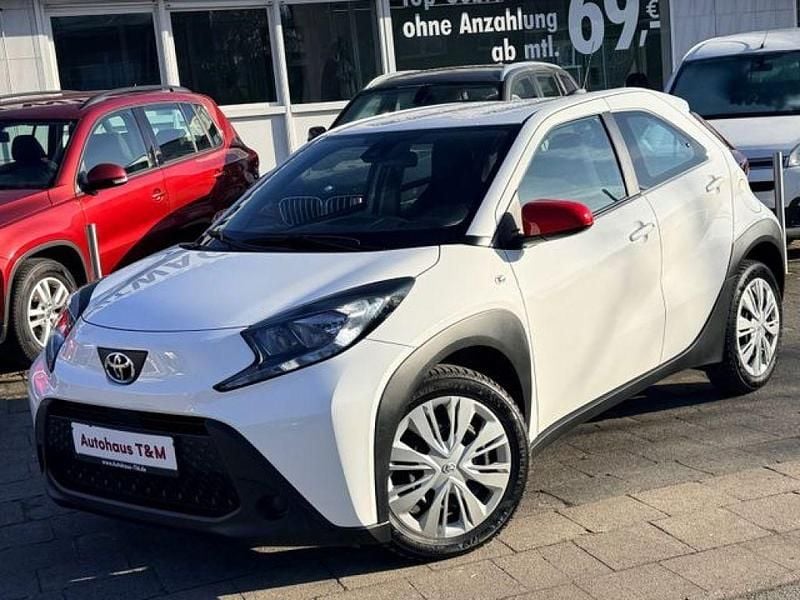 Gebraucht Toyota Aygo X 72 PS (52 kW) 2022 Super (pure) white ii SUV