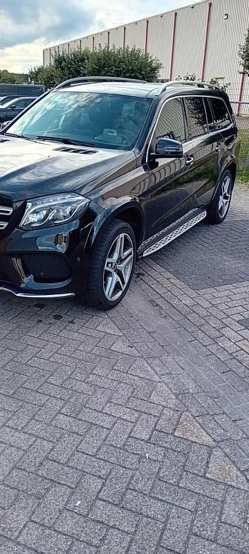 Schwarz Gebraucht 2018 Mercedes GLS350 SUV | 38.000 € (Fairer Preis) - Bild 1/4