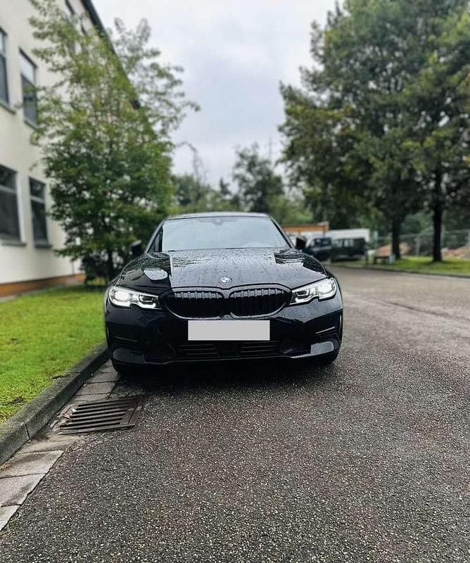 Gebraucht BMW 320 M Sport 190 PS (139 kW) 2020 Schwarz Limousine
