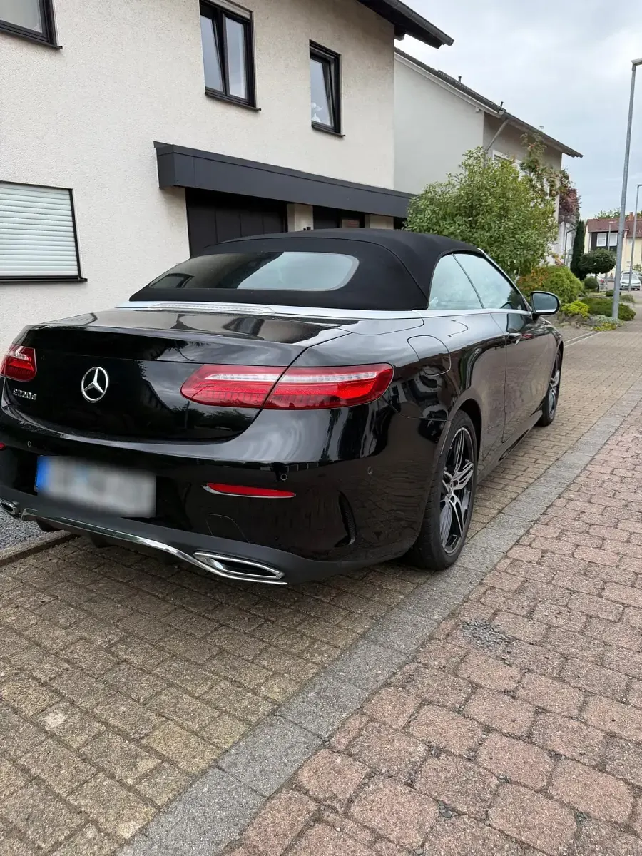 Gebraucht Mercedes E220 194 PS (142 kW) 2018 Schwarz Cabrio