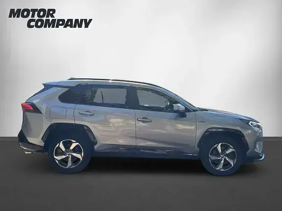 Gebraucht Toyota RAV4 Hybrid 306 PS (225 kW) 2021 Lichtsilber metallic SUV