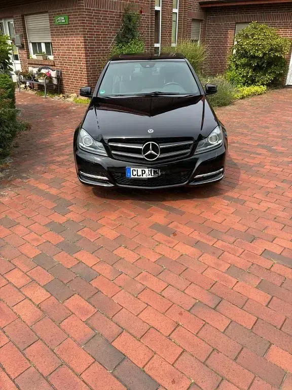 Gebraucht Mercedes 250 277 PS (203 kW) 2011 Schwarz Limousine