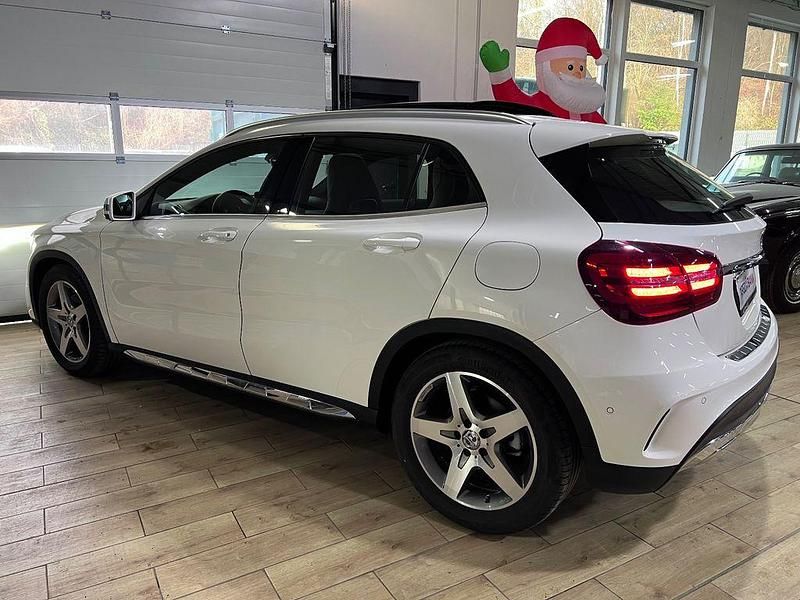 Gebraucht Mercedes GLA250 AMG 211 PS (155 kW) 2020 Weiß SUV