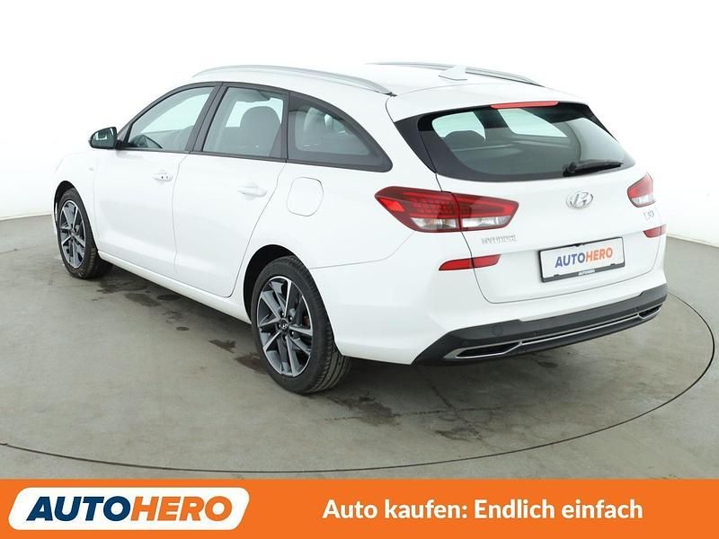 Gebraucht Hyundai i30 Trend 160 PS (117 kW) 2022 Weiß Kombi