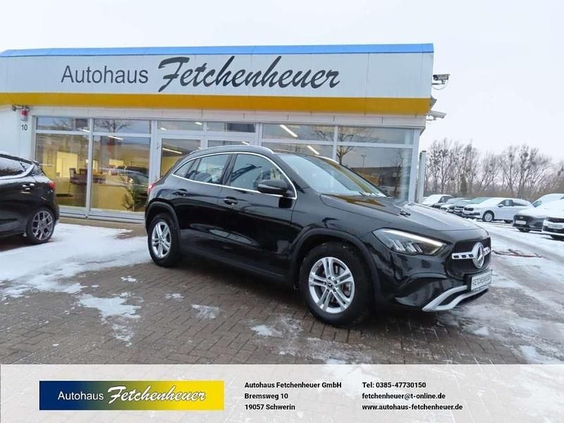 Schwarz Gebraucht 2024 Mercedes GLA180 SUV | 32.290 € (Superpreis) - Bild 1/4
