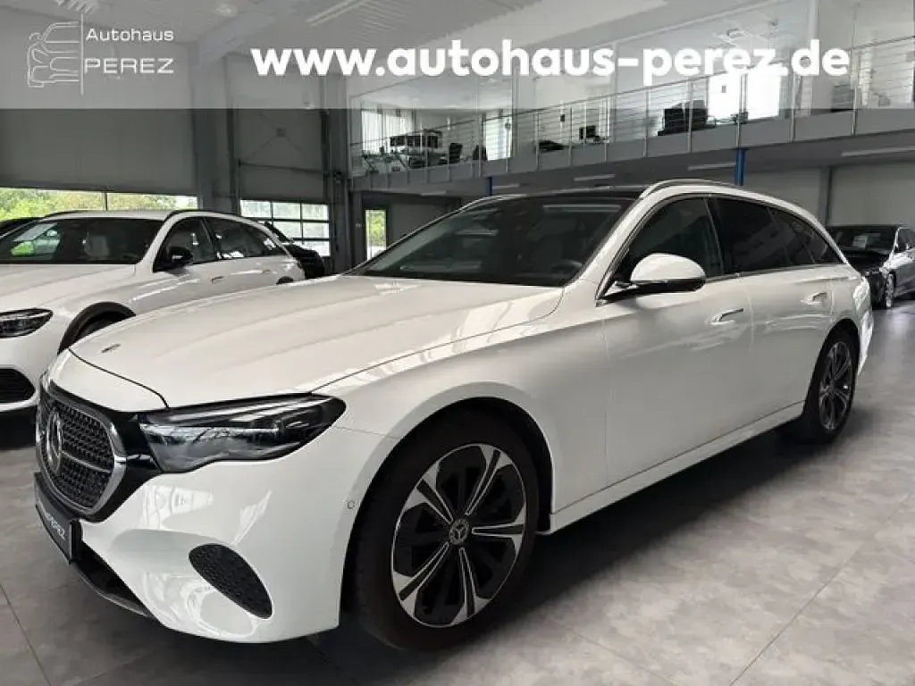 Gebraucht Mercedes 300 Avantgarde 197 PS (144 kW) 2024 Polarweiß (metallic) Kombi
