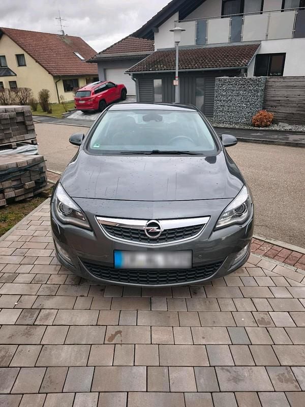 Gebraucht Opel Astra 179 PS (131 kW) 2010 Grau Limousine
