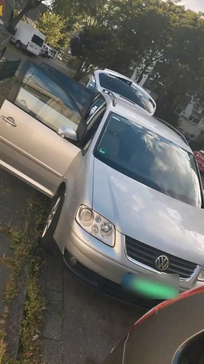 Gebraucht VW Touran 150 PS (110 kW) 2004 Silber Van / Kleinbus
