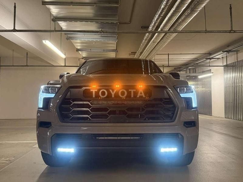 Neu Toyota Sequoia 436 PS (320 kW) 2025 Mudbath SUV
