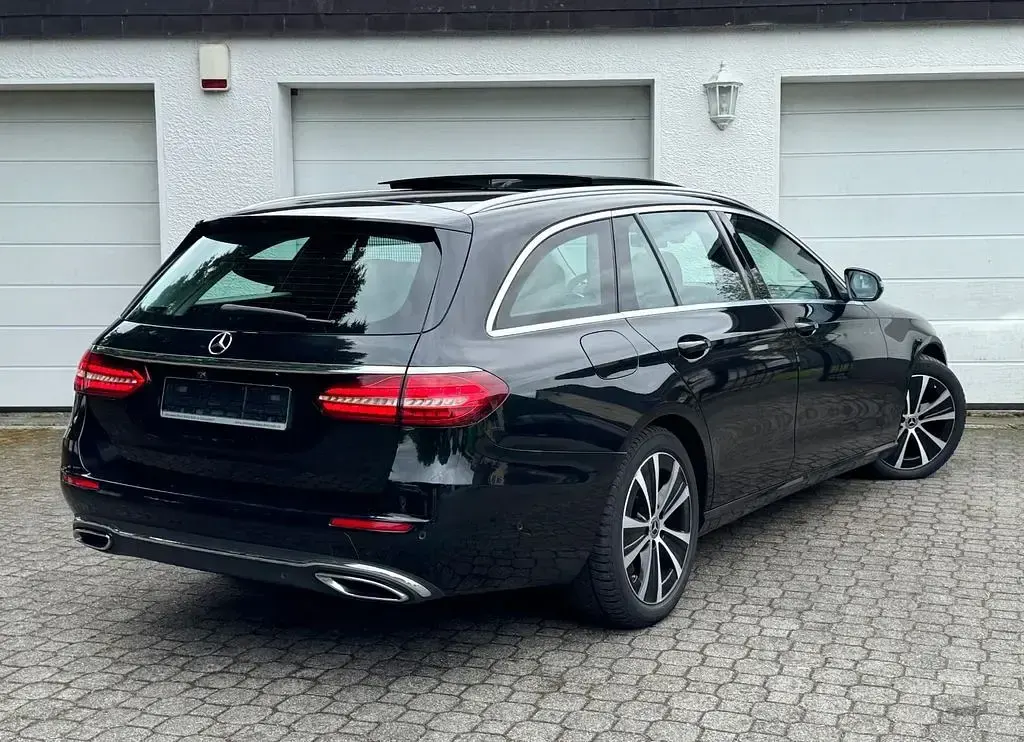 Gebraucht Mercedes E400 330 PS (242 kW) 2020 Schwarz Limousine