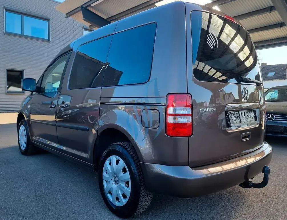 Gebraucht VW Caddy 102 PS (75 kW) 2013 Braun Van / Kleinbus