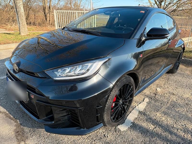 Schwarz Gebraucht 2024 Toyota Yaris Kleinwagen | 39.900 € (Superpreis) - Bild 1/4