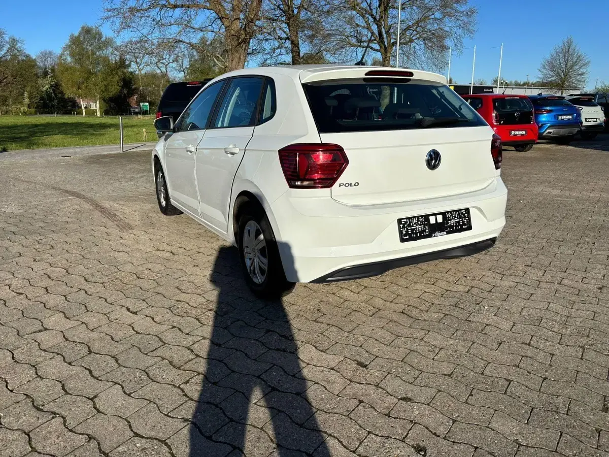 Gebraucht VW Polo Trendline 75 PS (55 kW) 2018 Weiß Kleinwagen