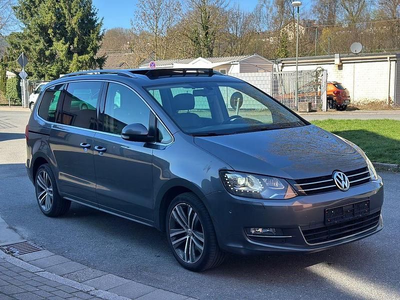 Gebraucht VW Sharan Highline 177 PS (130 kW) 2014 Grau Van / Kleinbus
