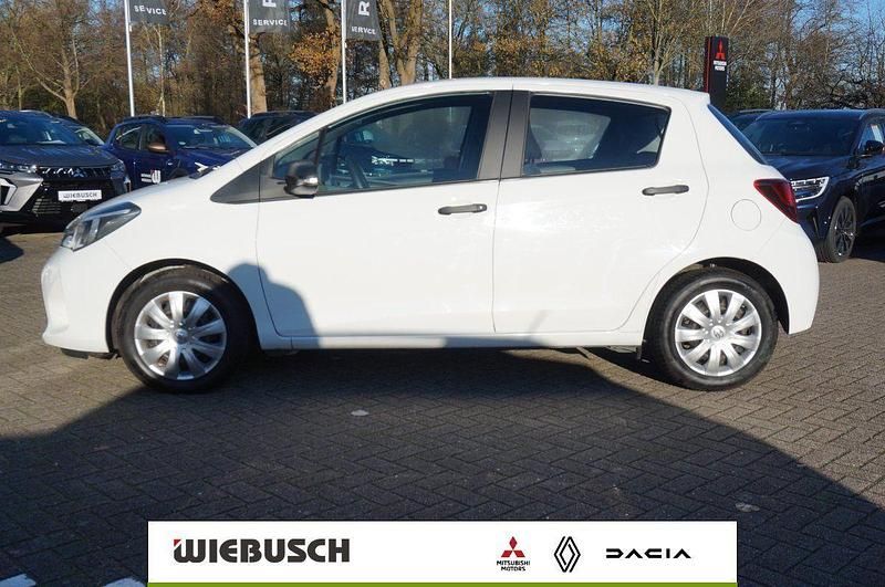 Gebraucht Toyota Yaris 69 PS (50 kW) 2017 Weiß Kleinwagen