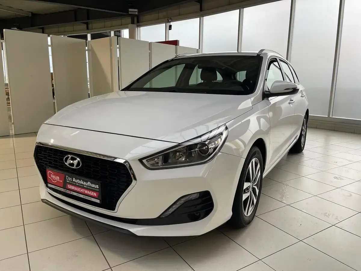 Gebraucht Hyundai i30 Trend 120 PS (88 kW) 2020 Kombi