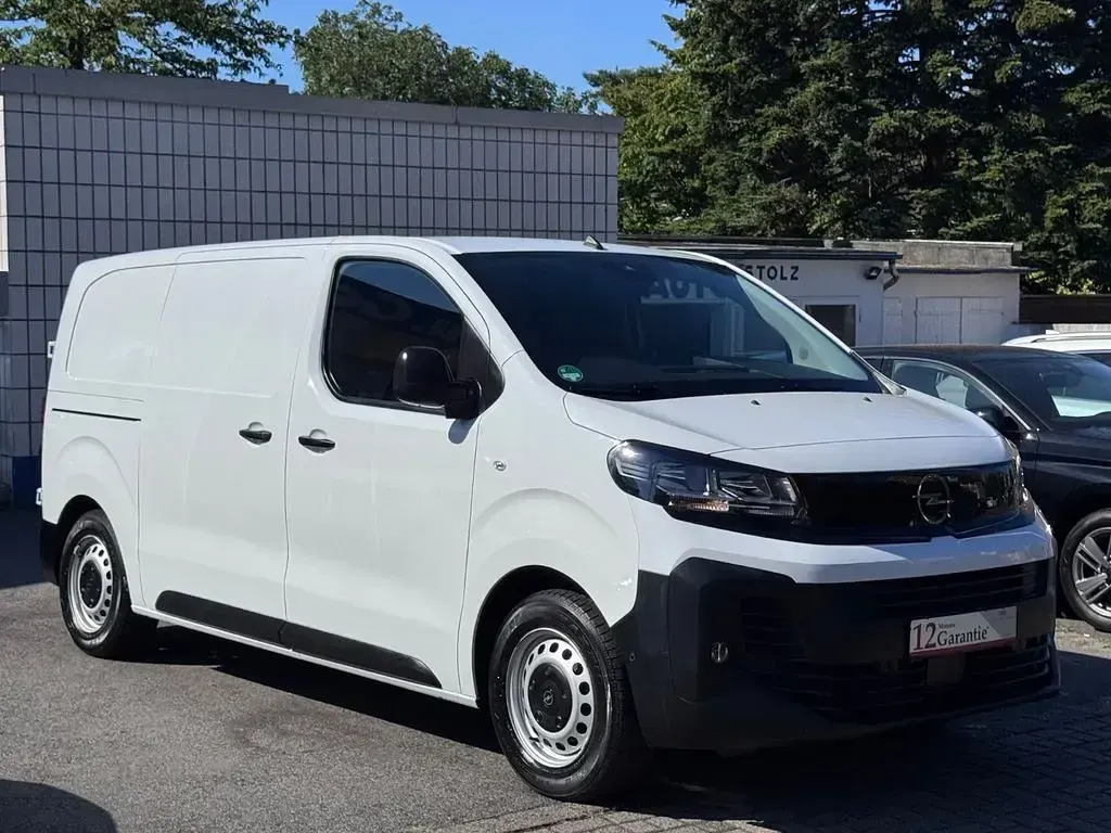 Gebraucht Opel Vivaro-e Combi Basis 144 PS (105 kW) 2025 Weiß Van / Kleinbus