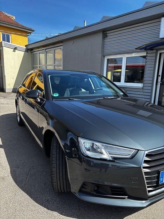 Second-hand Audi A4 150 CP (110 kW) 2017 Gri Berlinǎ