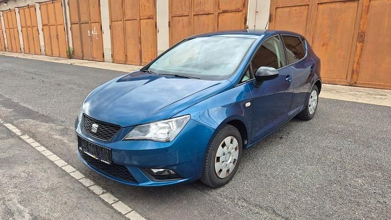 Blau Gebraucht 2015 Seat Ibiza Limousine | 5.990 € (Guter Preis) - Bild 1/4
