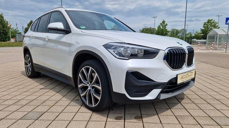 Weiß Gebraucht 2020 BMW X1 Advantage SUV | 24.490 € (Fairer Preis) - Bild 1/4
