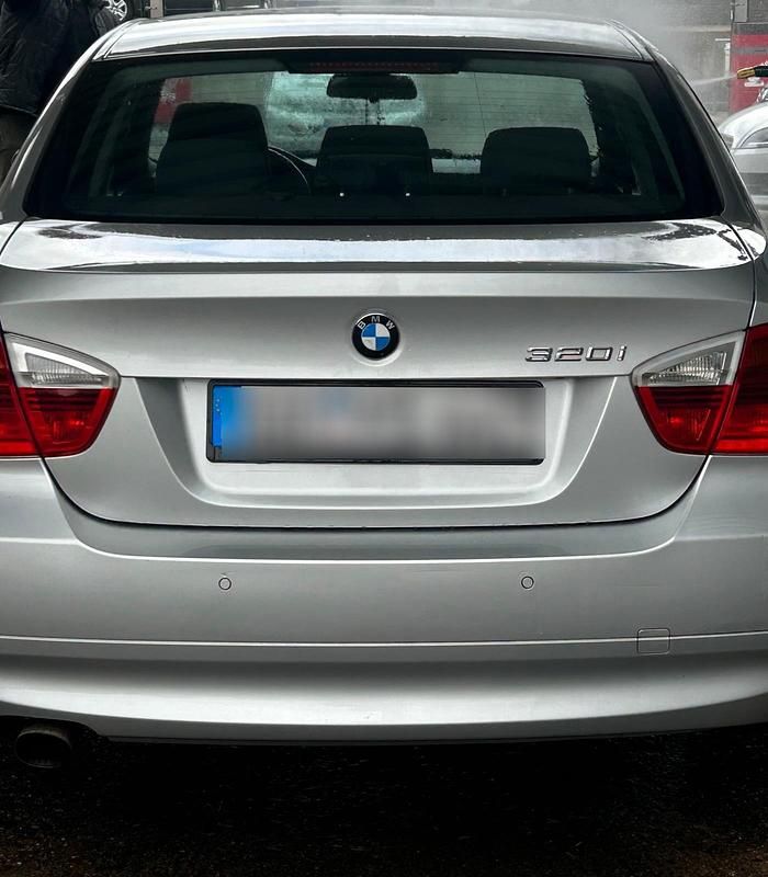 Gebraucht BMW 320 150 PS (110 kW) 2005 Silber Limousine