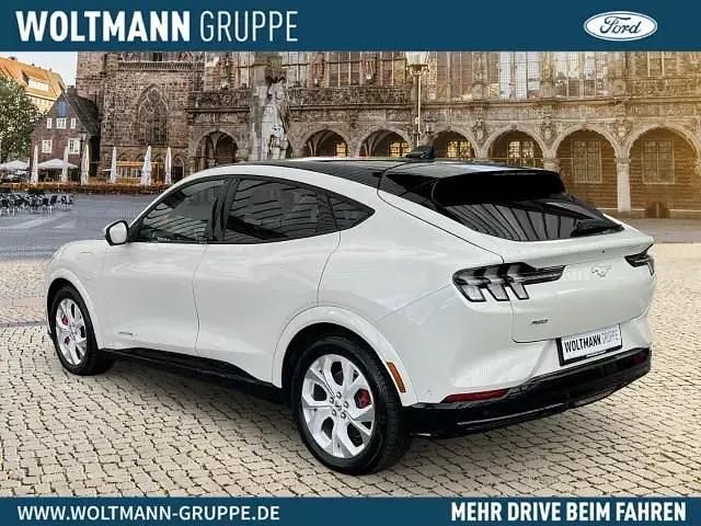 Gebraucht Ford Mustang Mach-E Premium 258 kW (351 PS) 2023 Starweiß metallic SUV