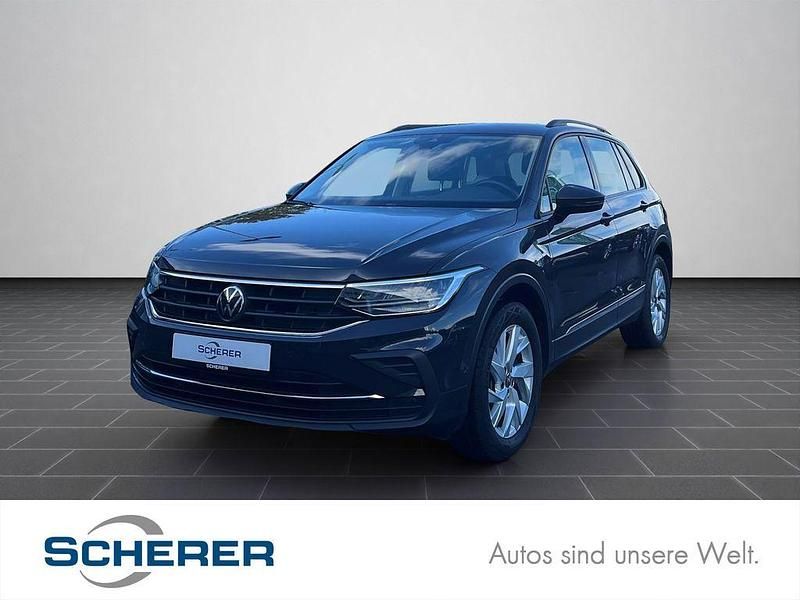 Grau Gebraucht 2022 VW Tiguan Life SUV | 31.480 € (Guter Preis) - Bild 1/4