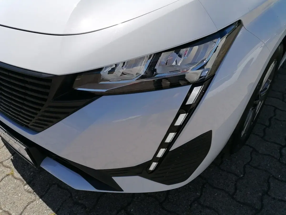Gebraucht Peugeot 308 SW Active 131 PS (96 kW) 2024 Okenit weiß Kombi