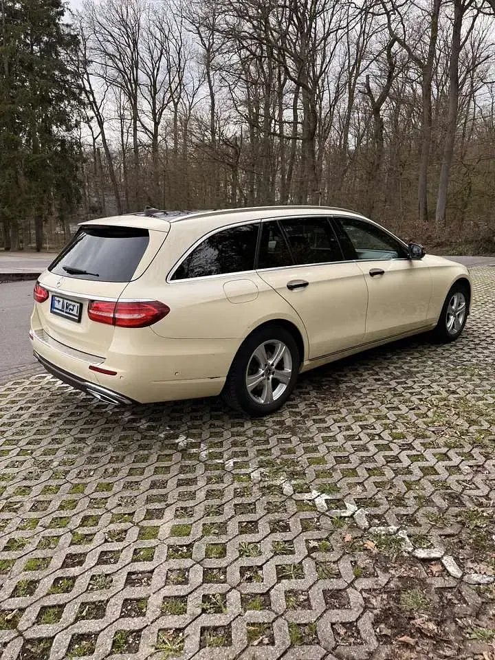 Gebraucht Mercedes E220 Avantgarde 194 PS (142 kW) 2018 Kombi