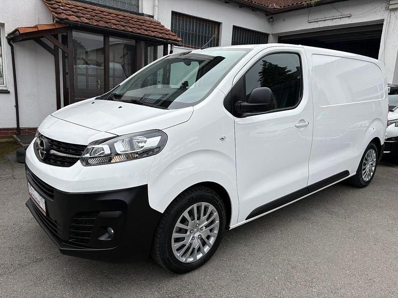 Weiß Gebraucht 2022 Opel Vivaro Van | 18.990 € (Superpreis) - Bild 1/4