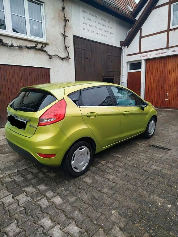 Gebraucht Ford Fiesta 97 PS (71 kW) 2009 Grün Kleinwagen