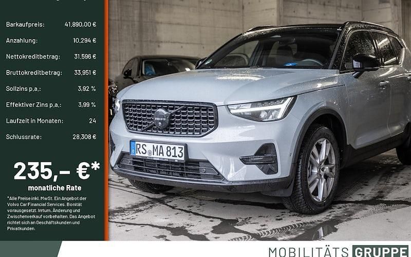 Neu Volvo XC40 Plus 163 PS (119 kW) 2025 Grau SUV
