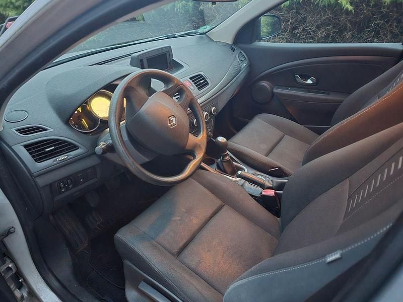 Gebraucht Renault Mégane 110 PS (80 kW) 2011 Silber Limousine