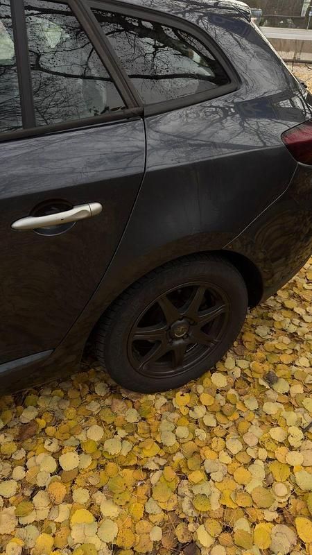 Gebraucht Renault Mégane GrandTour Dynamique 131 PS (96 kW) 2010 Schwarz Kombi